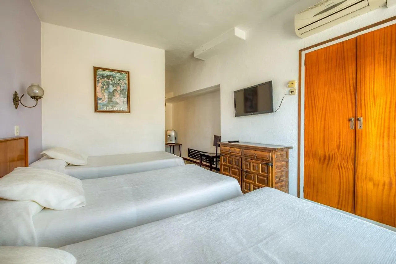 Hostal Restaurante El Roser L' Escala İspanya